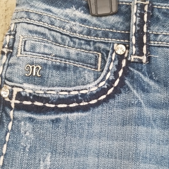 💜 Miss Me jeans 💜 - Picture 4 of 8